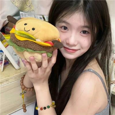 万军跪迎长公主回朝登基